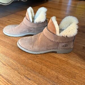 UGG McKay Bootie in Chestnut Suede